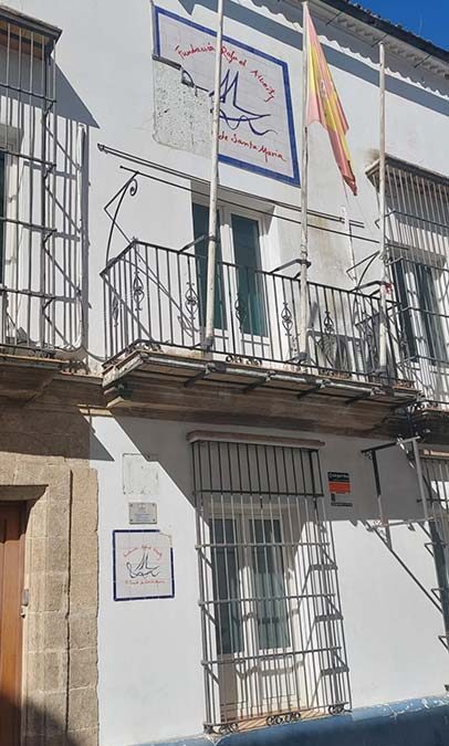 La ciudad en sus detalles: fachada de la Fundación Rafael Alberti